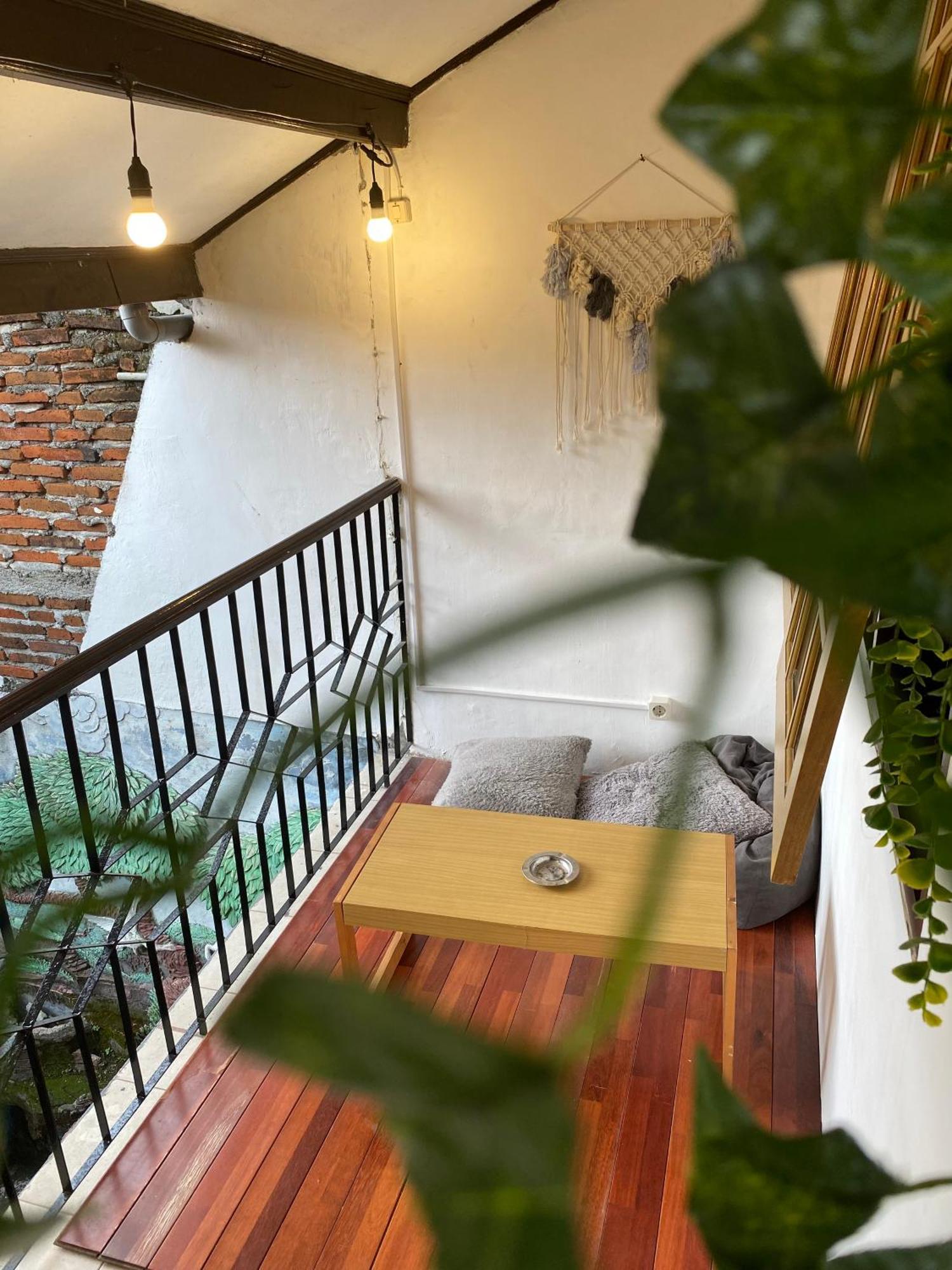 Zzz Hostel Banyuwangi  Exterior photo